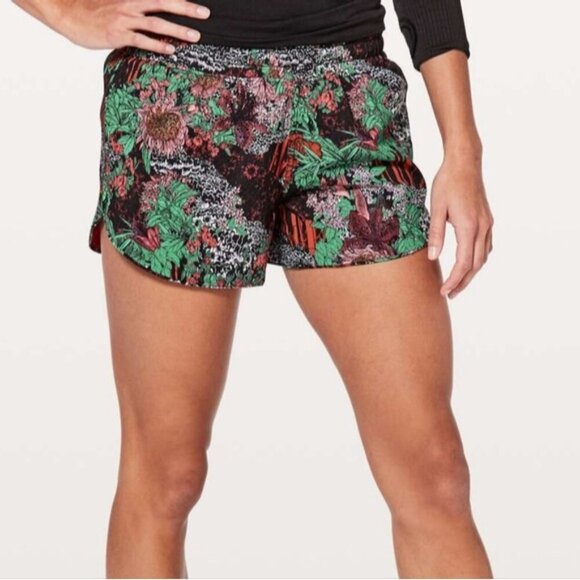 Lululemon Choose A Side Shorts 3" Ruby Red Zen Garden Size 4 Gym Workout Running - Picture 13 of 13